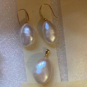 Solid 18K gold pearl earring 18mm